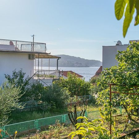 Apartments By The Sea Seget Vranjica, Trogir - 1038 エクステリア 写真