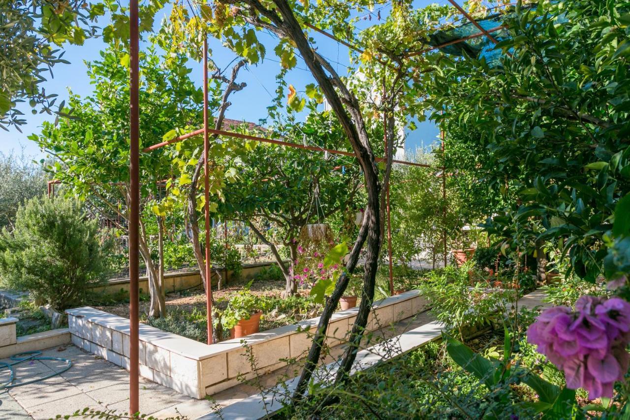 Apartments By The Sea Seget Vranjica, Trogir - 1038 エクステリア 写真