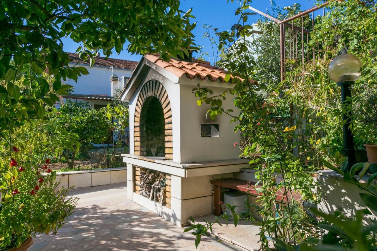 Apartments By The Sea Seget Vranjica, Trogir - 1038 エクステリア 写真