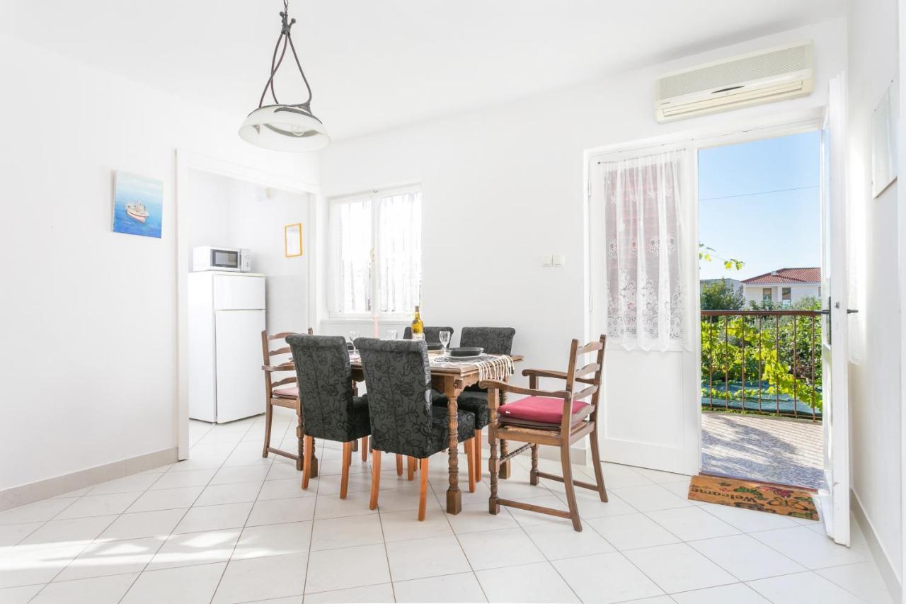 Apartments By The Sea Seget Vranjica, Trogir - 1038 エクステリア 写真