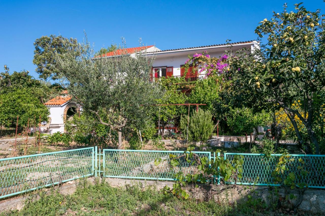 Apartments By The Sea Seget Vranjica, Trogir - 1038 エクステリア 写真