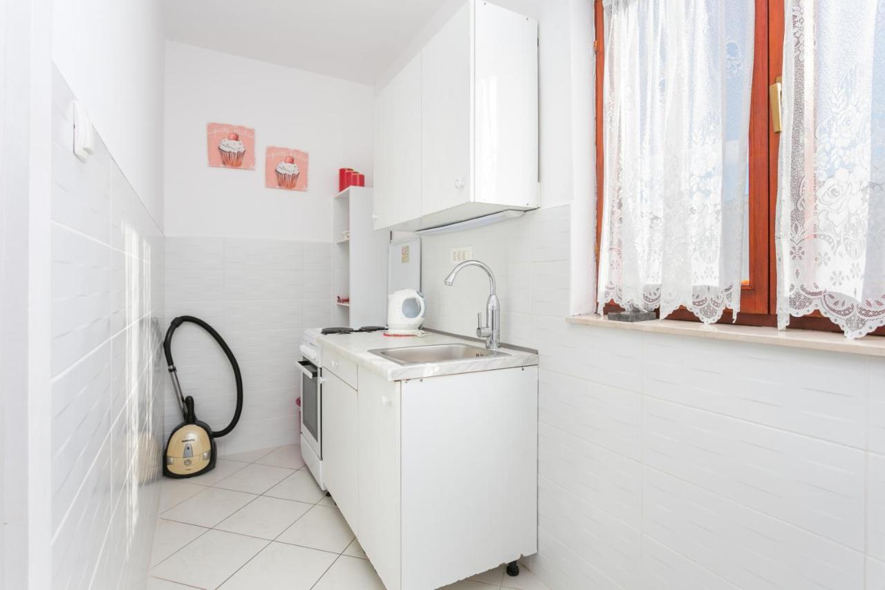 Apartments By The Sea Seget Vranjica, Trogir - 1038 エクステリア 写真